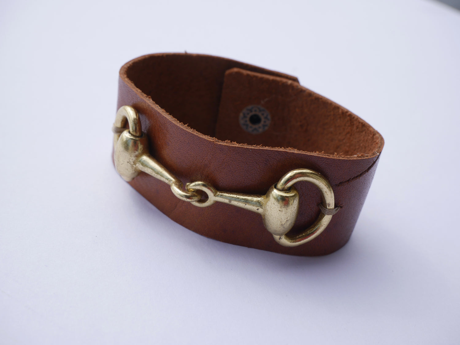 Leather and snaffle scarf ring 